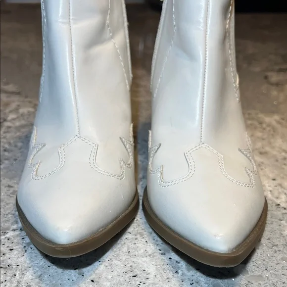 NEW Indigo White Western-Style Ankle Booties Size 7 - Picture 3 of 9